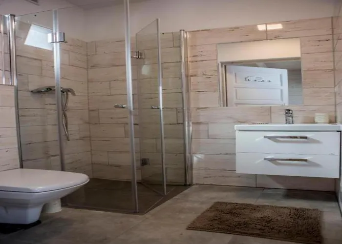 Comfortable Homes, 2 Bedrooms, Terrace